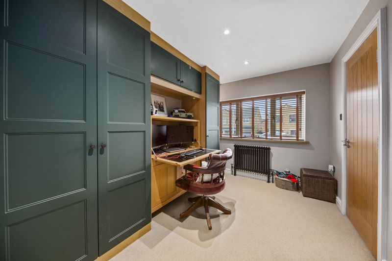 Aviemore Close New Whittington